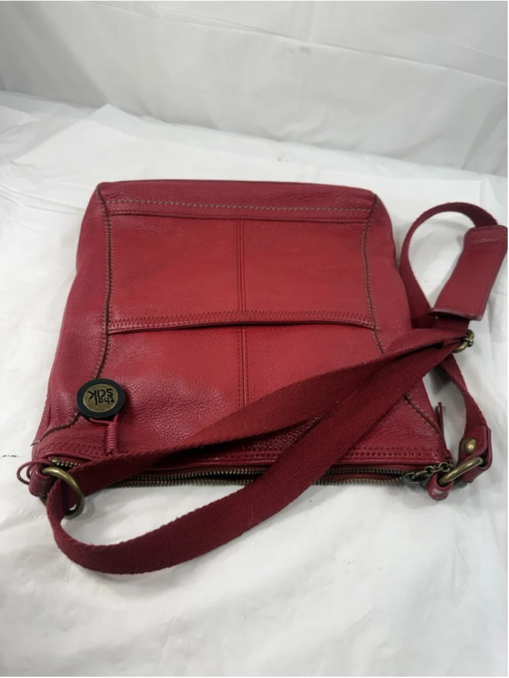The Sak Iris Red Pebble Leather Brass Tone Crossbody Shoulder Bag EUC MSRP $129